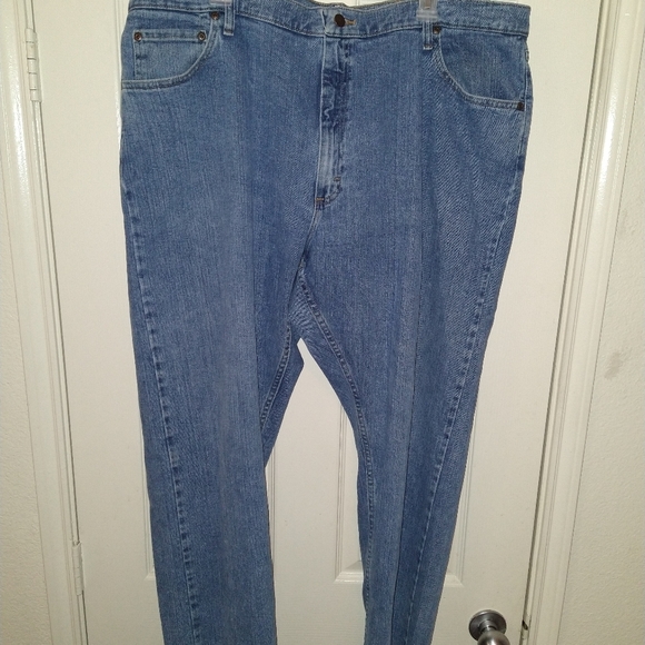 Wrangler Relaxed Fit Blue Wash Denim Jeans Men's sz 42x30. - Picture 1 of 7